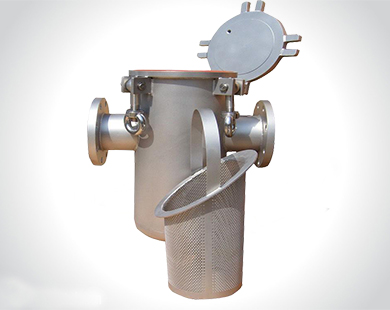Manual pipeline strainers